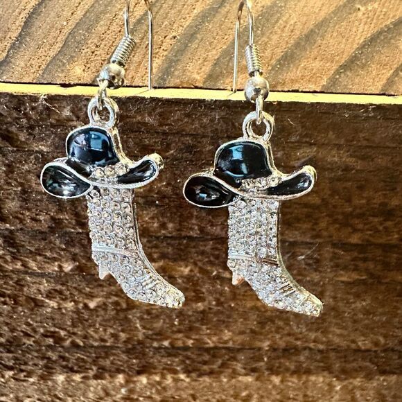 Boho Hippie Western Cowgirl Boot Sparkling Silver Drop Wire Earrings, Gift Box - Picture 3 of 6